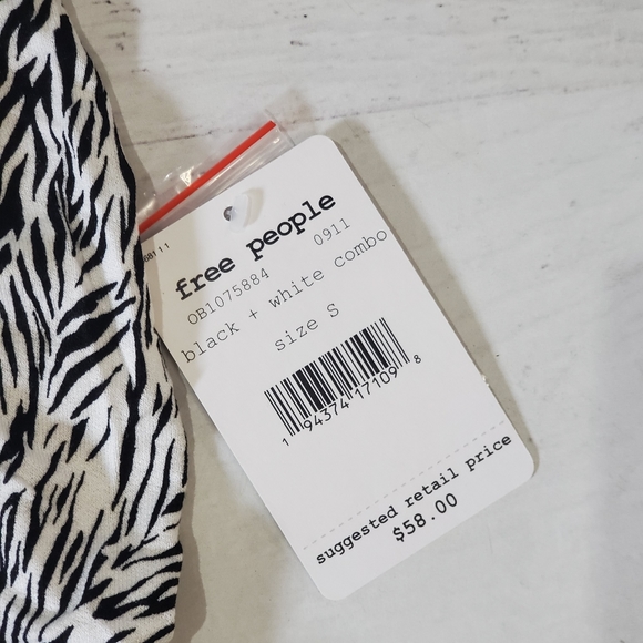 Free people sleeveless collar black and white - Picture 8 of 8